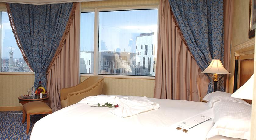 3 Star 14 Nights August Umrah Package