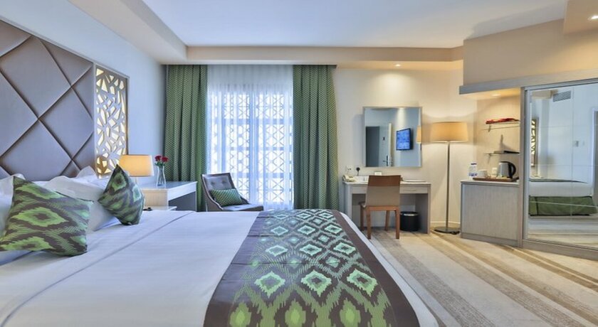 5 Star 14 Nights September Umrah Package
